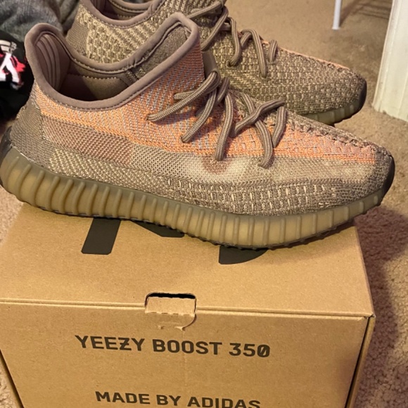 Yeezy 350 shoes - Picture 8 of 8